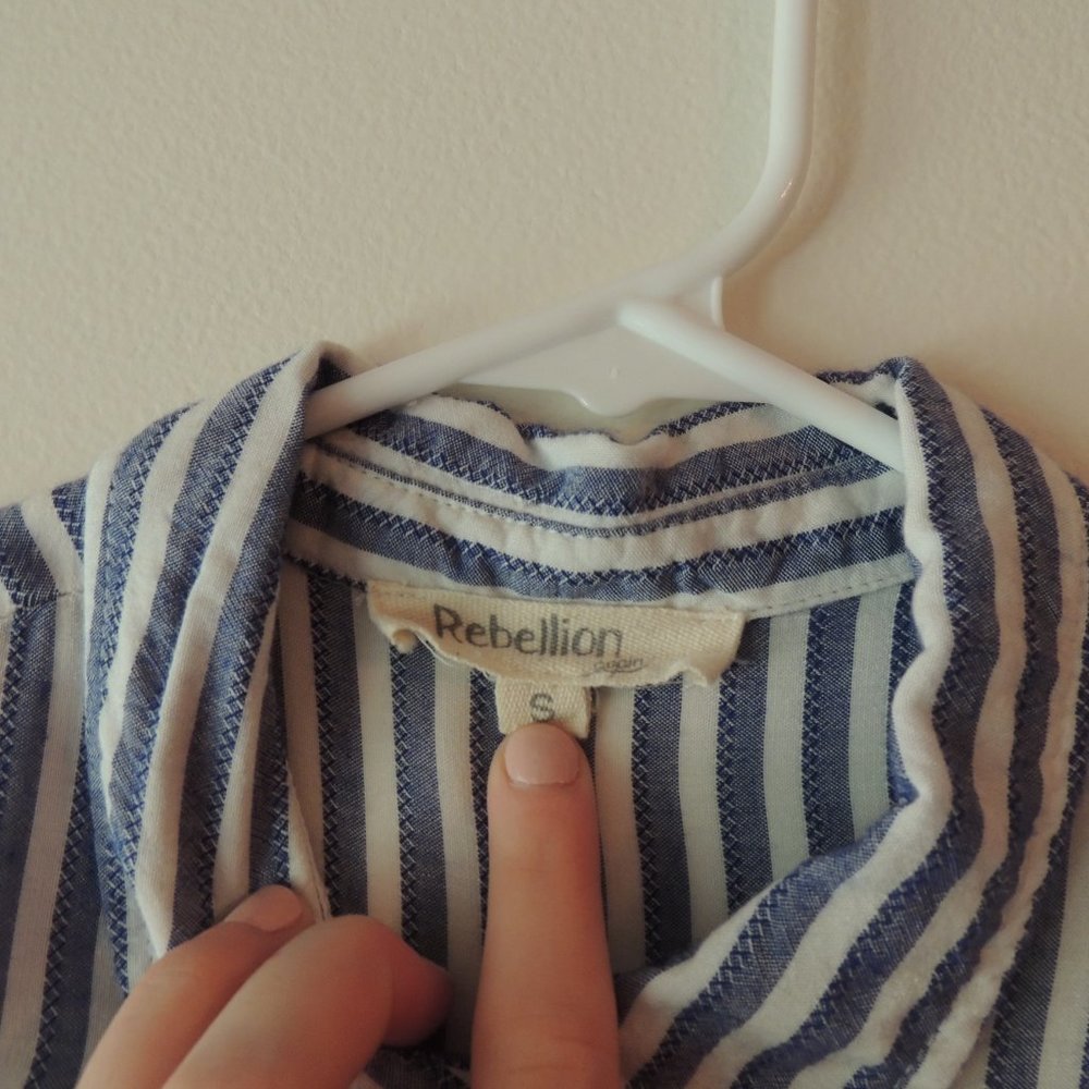 Striped Knot-Top - Picture 4 of 5